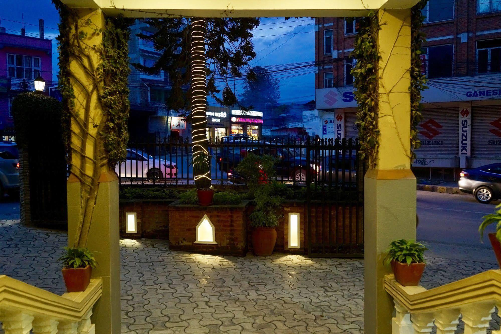 Marcopolo Business Hotel Katmandú Exterior foto